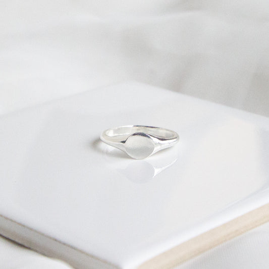 Round Signet