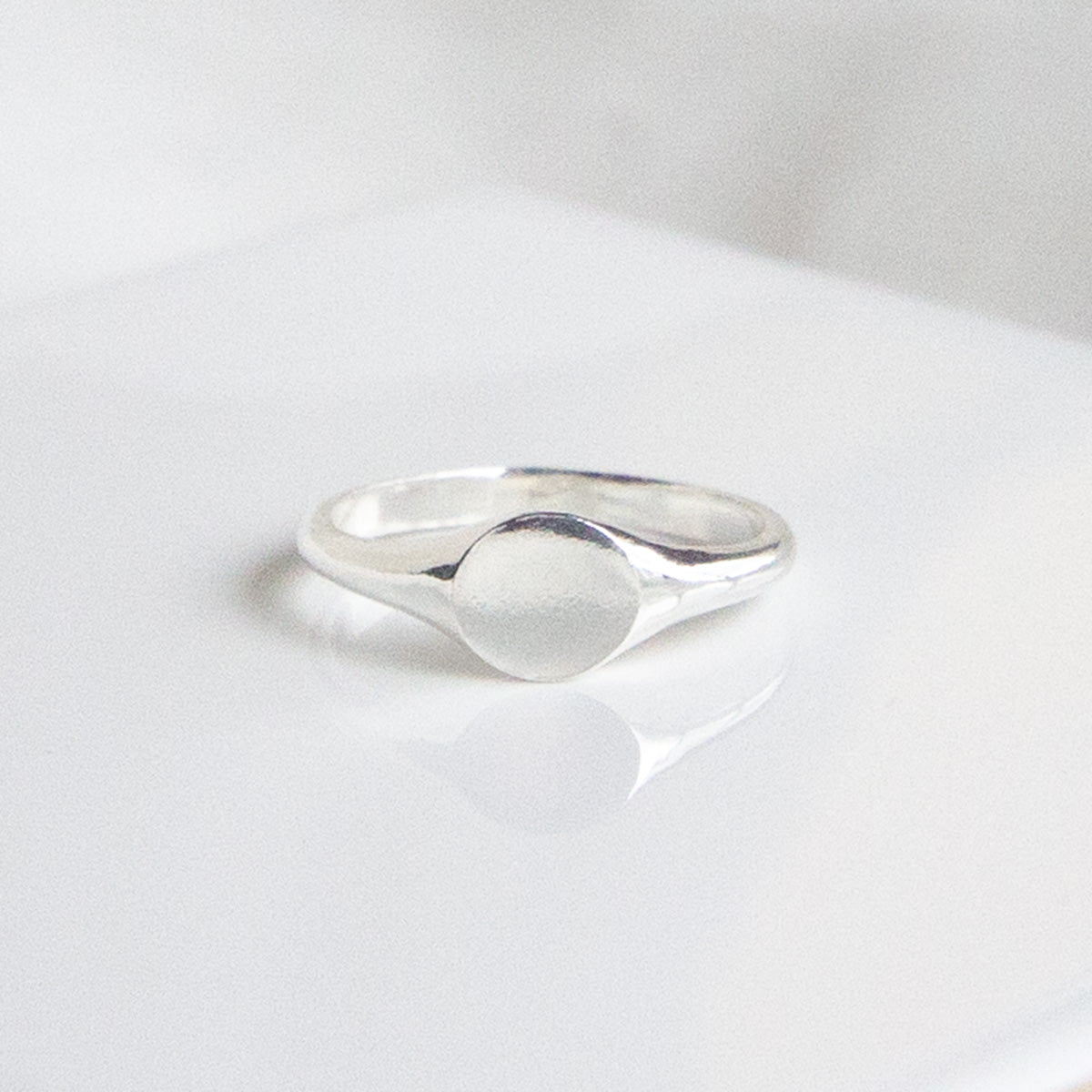 Round Signet