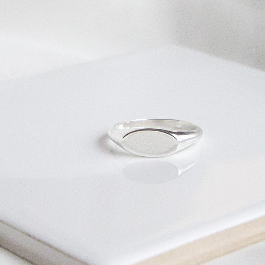 Slim Oval Signet