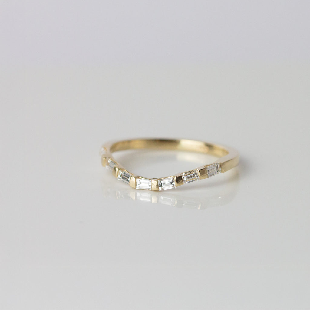 Baguette Diamond Contour Band | Natural