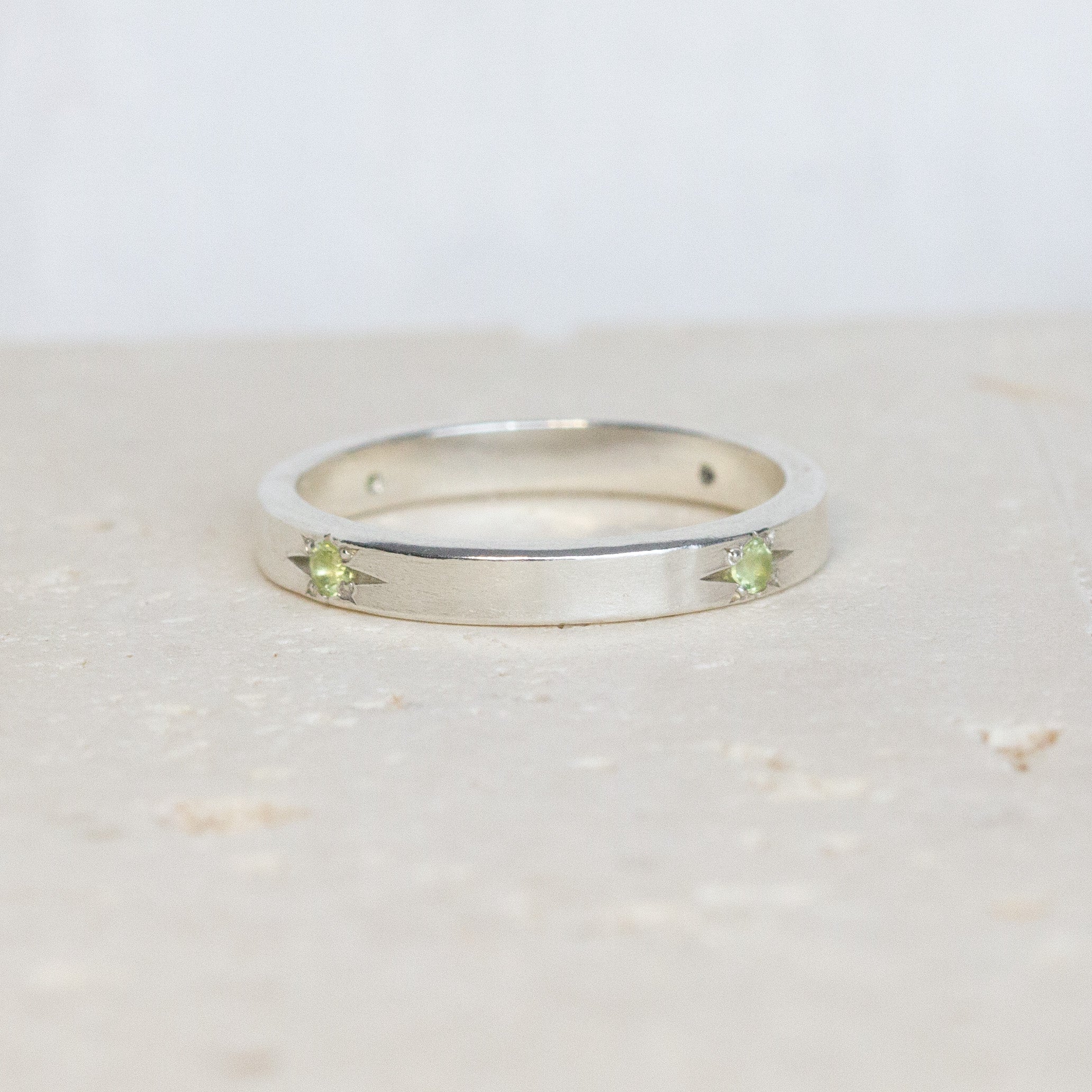 Aster Eternity Band | Lime Green Sapphire