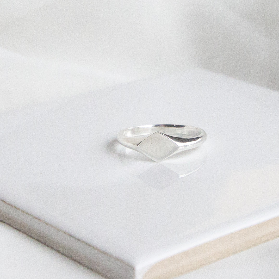 Kite Signet | Silver